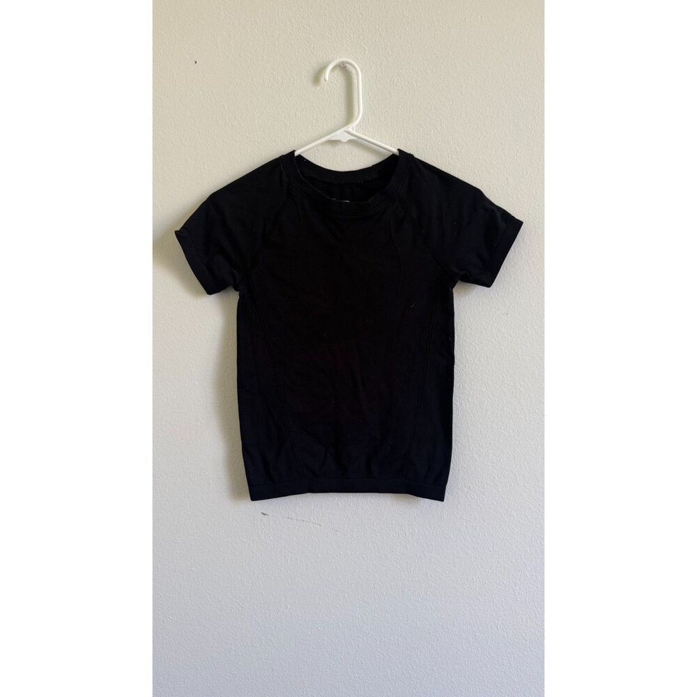 Movement Women’s Small Black Seamless Athletic Shirt Short Sleeve Workout Top